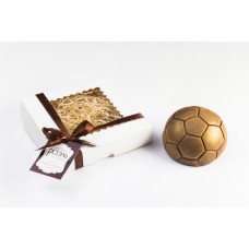 Мяч футбольный (половинка) из белого шоколада